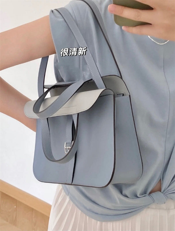  shopper bag interior and compartment view 15