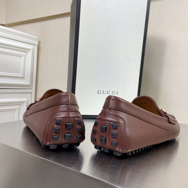 Gucci classic monochrome luxury sneakers view 4 everyday casual design