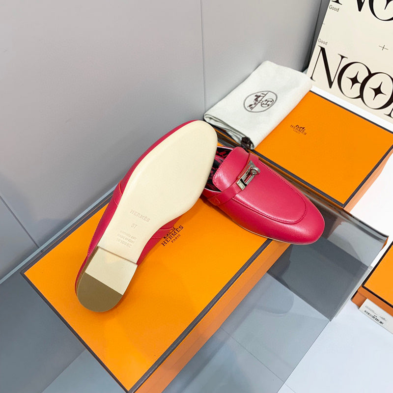 Hermès Beige Flat Thong Sandals - Back View