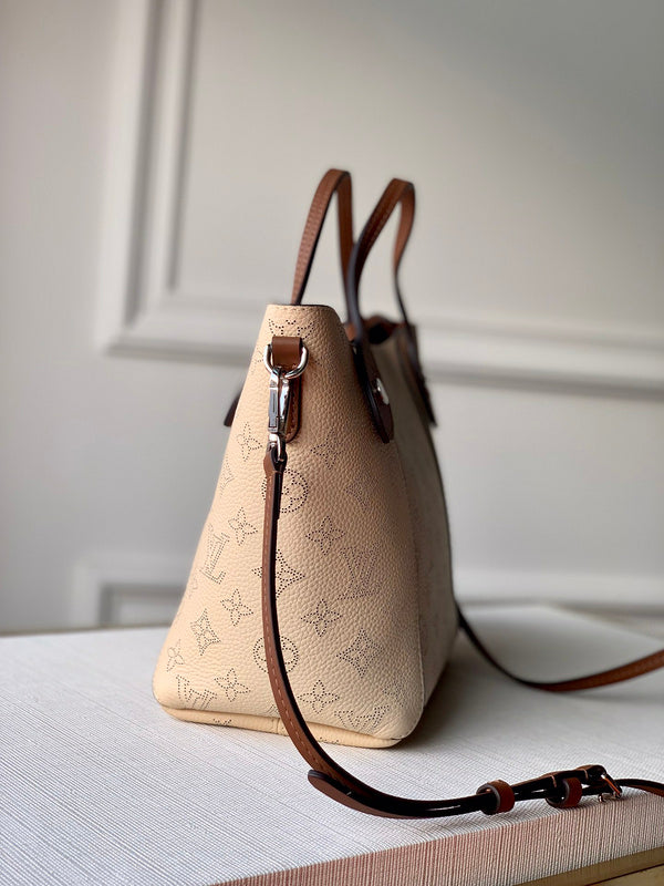 Interior view of structured sleek women's handbag – women's statement bag