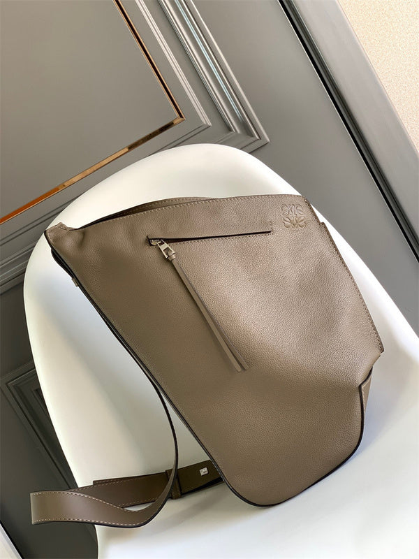 Ziva's Charm handbag – full view (47cm*25cm*17cm)