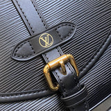  everyday bag close-up of hardware and finish 11