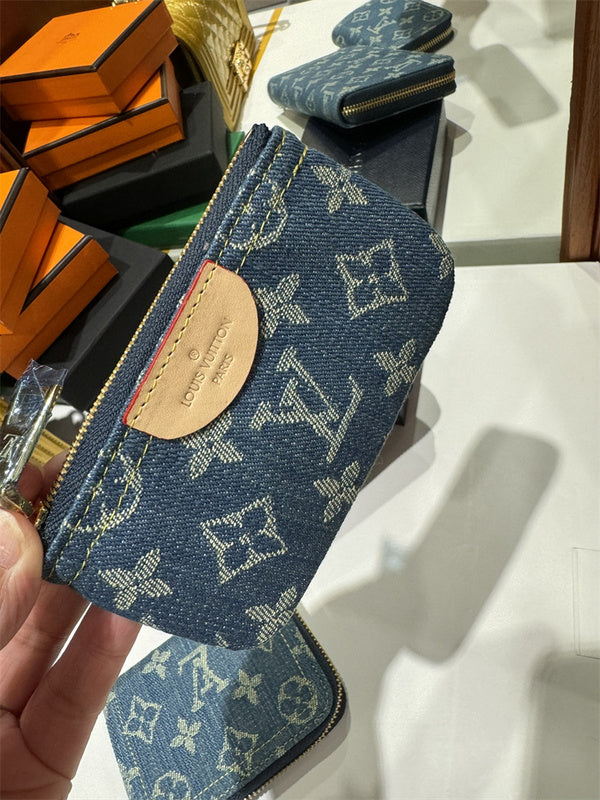  curated crossbody bag detail view showing craftsmanship 8