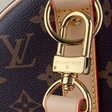  effortless structured bag detail view showing craftsmanship 20