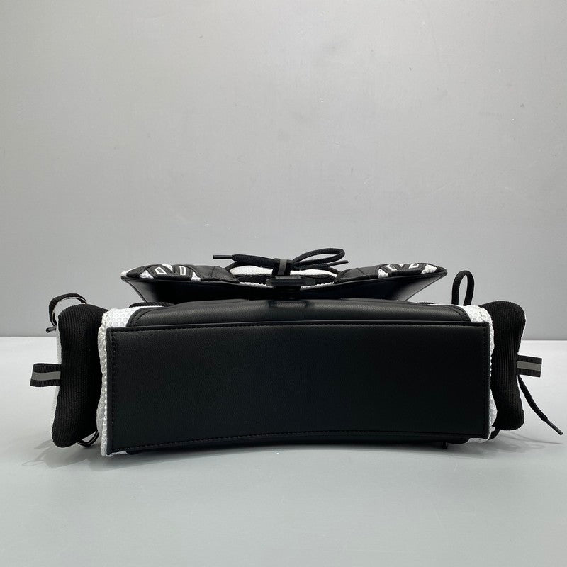 Zivas Charm Effortless Sophistication Statement Handbag (Considered Detail & Form) – Interior View