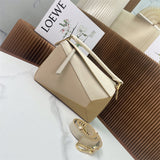 Ziva's Charm handbag – detail view (24cm*16cm*10cm)