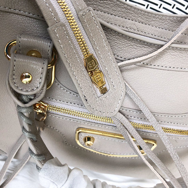 Top view of everyday-luxe elevated women's handbag – women's luxury accessory