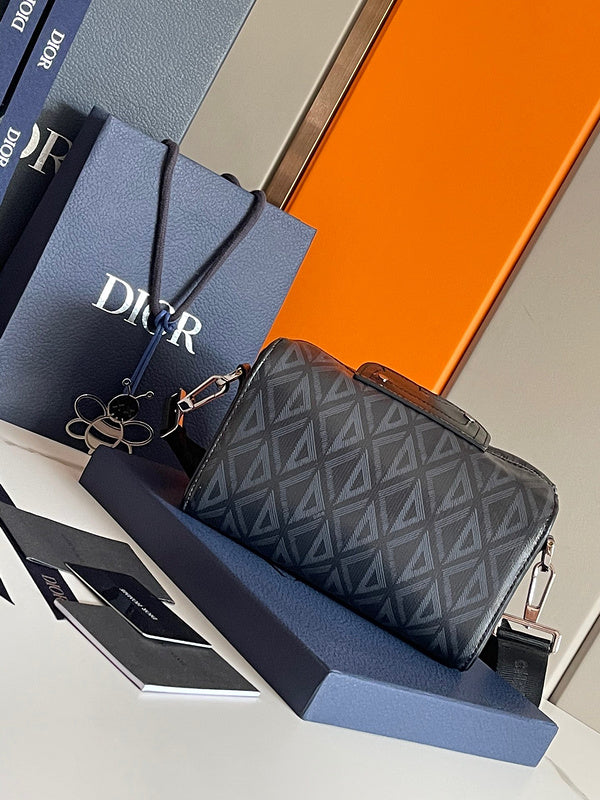 Close-up detail of refined classic women's handbag – women's designer-style accessory