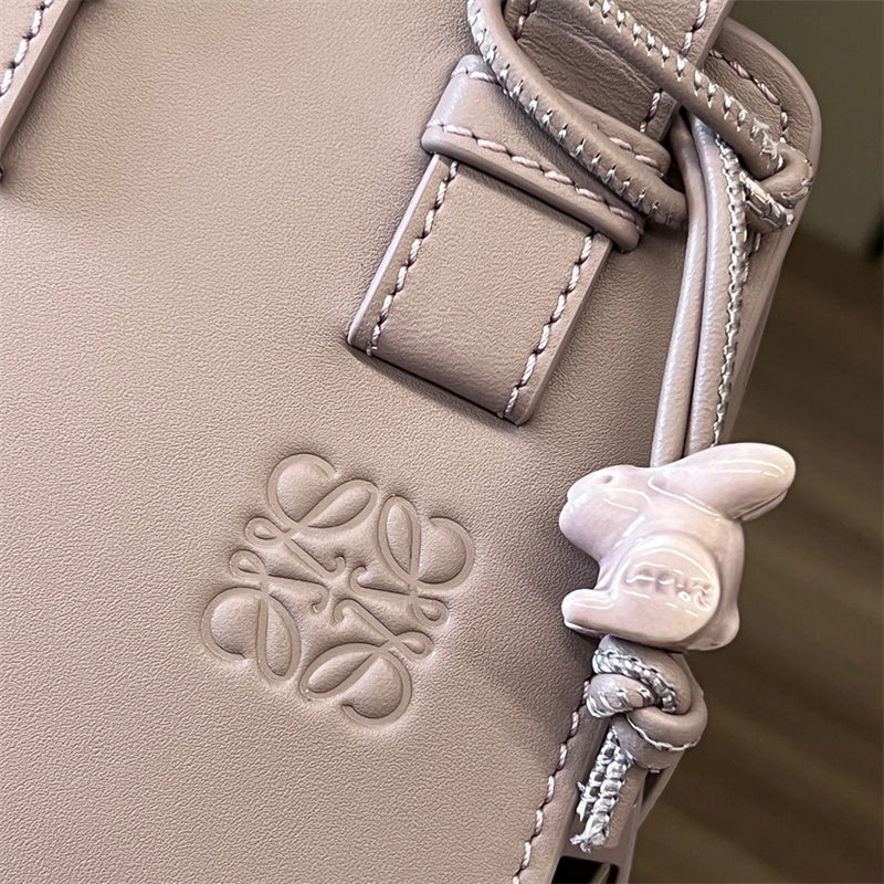Ziva's Charm handbag – full view (19.5cm*14.4cm*20.8cm)