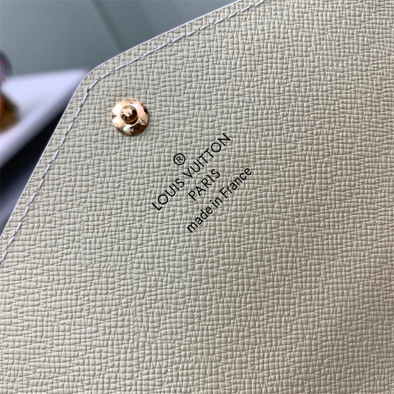  minimalist structured bag detail view showing craftsmanship