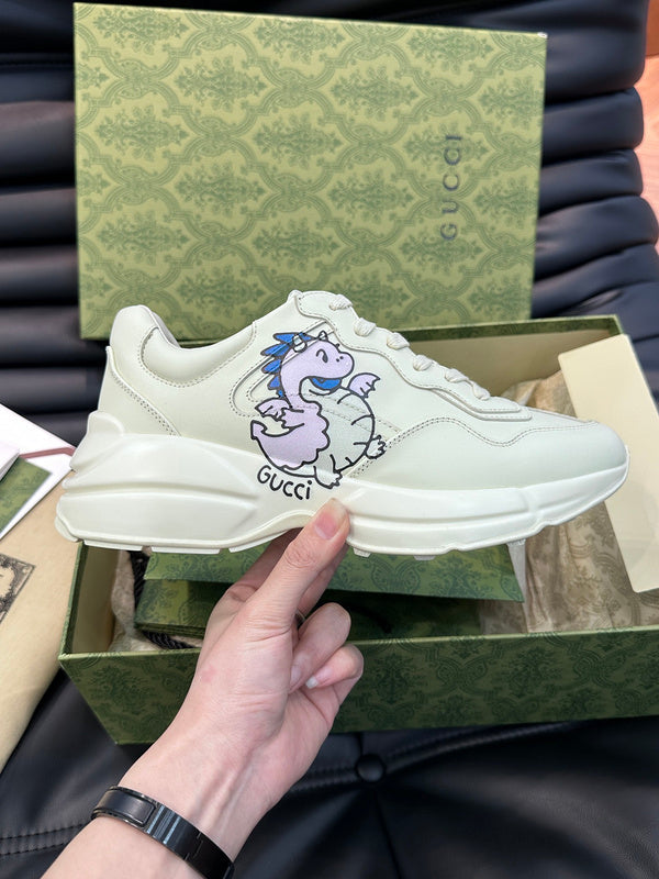 Gucci classic monochrome luxury sneakers view 10 everyday casual design