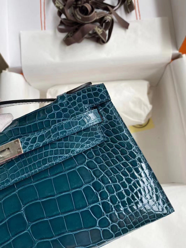 Side view of smart structured handbag