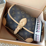  shoulder bag interior and compartment view 15