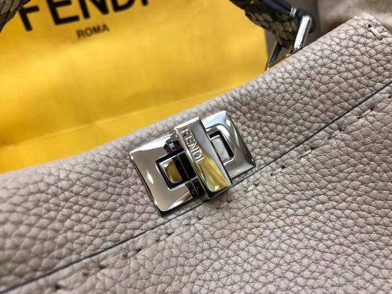 Ziva's Charm handbag – detail view (Standard Size)