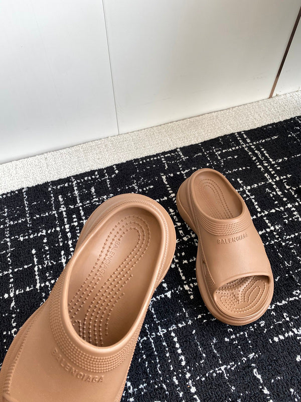 Zivas Charm Everyday Sophistication Designer Sandals (Elevated Footwear Essential) – Back View
