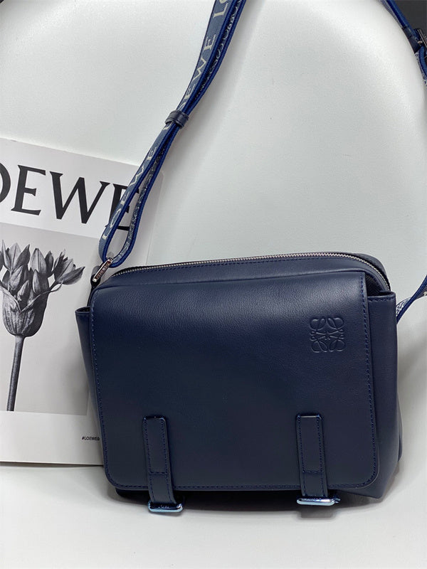 Ziva's Charm handbag – front view (23cm*18cm*9cm)