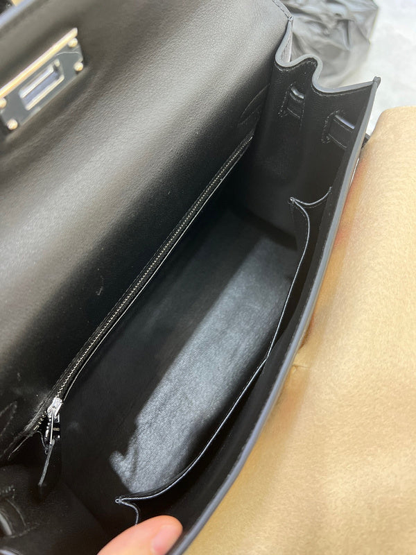 Contemporary handbag styled for everyday wear