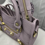 Zivas Charm Classic Sensibility Statement Handbag (Signature Shape & Finish) – Close-Up Detail