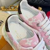 Three-quarter angle view of Louis Vuitton luxury piece style No.100