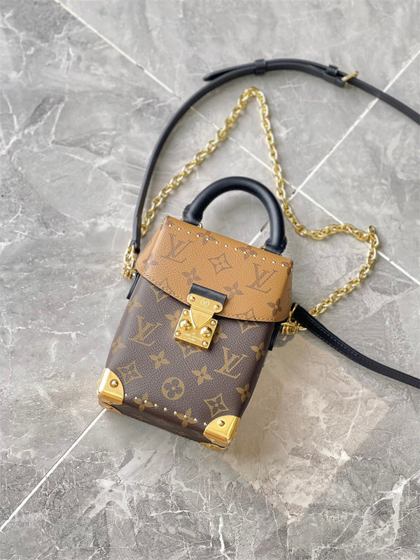  Everyday crossbody bag front view 7