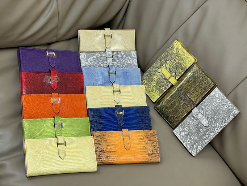Interior view of effortless premium bag