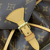  crossbody bag close-up of hardware and finish