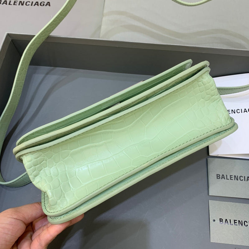 Sophisticated Faux Leather Handbag - Understated Luxury Look | Women's Designer-Inspired Purse #406 - hardware and detail close-up (image 5) of designer-inspired handbag