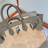  versatile tote bag detail view showing craftsmanship 8