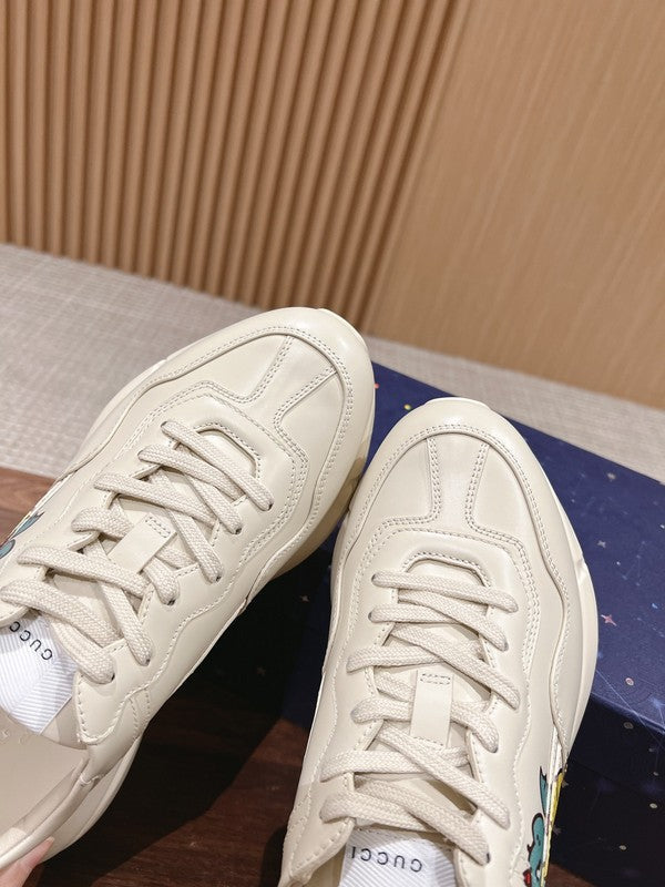 Gucci classic monochrome luxury sneakers view 4 heritage-inspired look