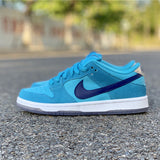 Nike Men's & Women's Luxury Fashion Trainers — Style 198 close-up view