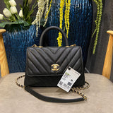  women's handbag, versatile design, view 1
