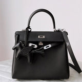  Structured top-handle bag front view