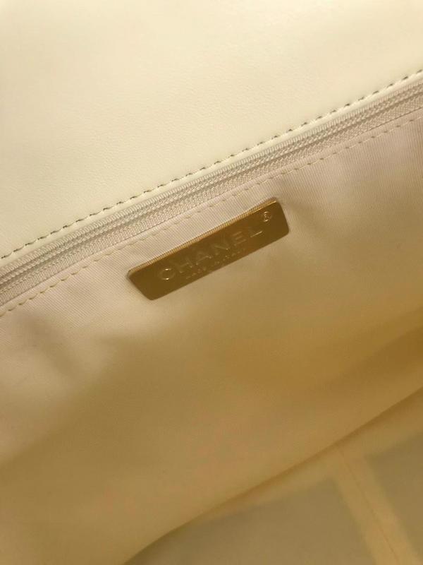 Zivas Charm Effortless Elegance Fashion Handbag (Modern Wardrobe Staple) – Angled View