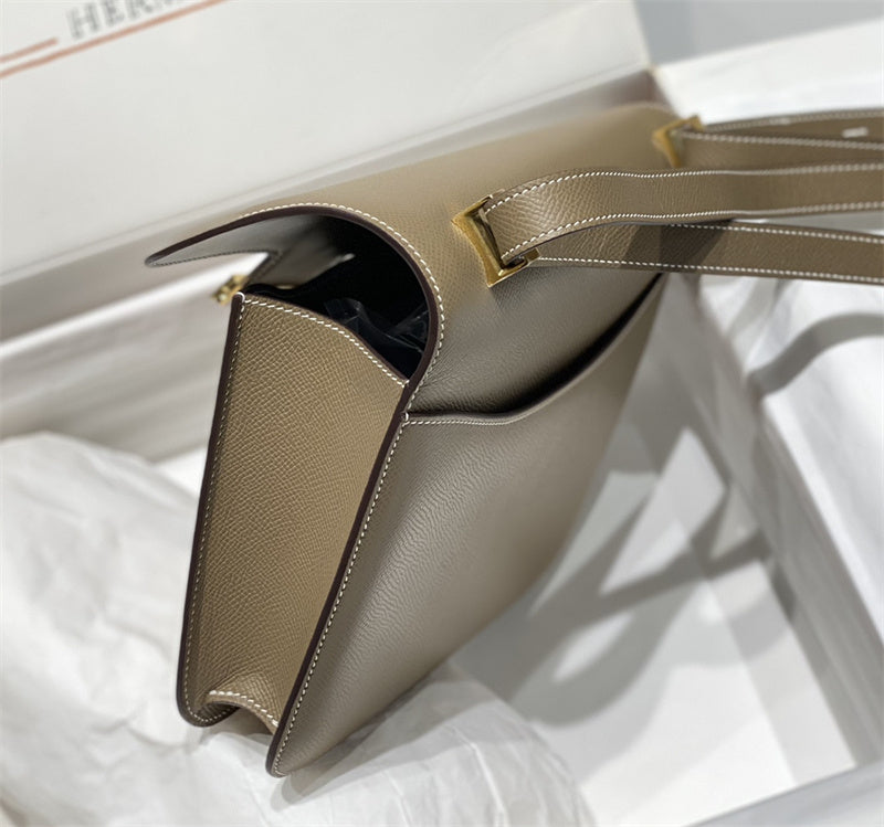 Interior view of streamlined premium bag