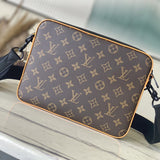  shoulder bag interior and compartment view