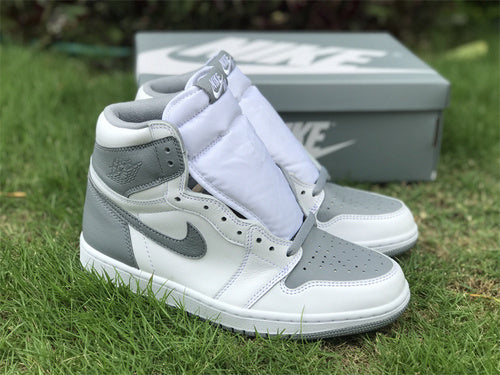 Nike two-tone luxury sneakers view 21 breathable knit upper