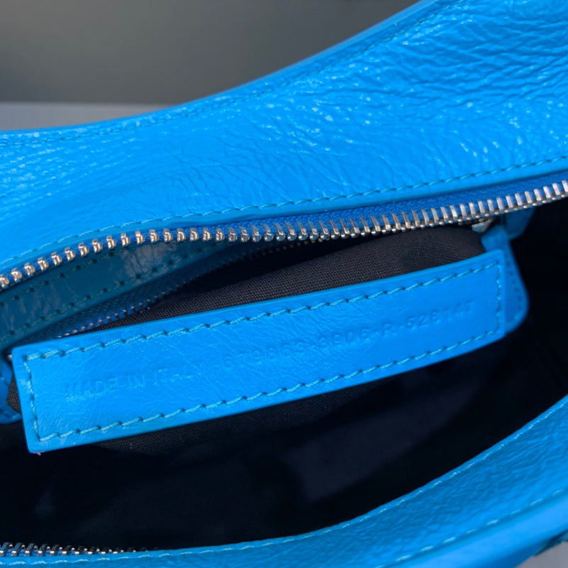 Timeless Premium PU Leather Handbag - Sleek Minimalist Lines | Women's Fashion Handbag #333 - texture close-up (image 9) of designer-inspired handbag