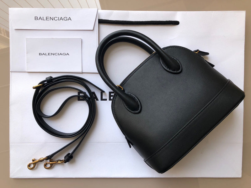Sophisticated Faux Leather Handbag - Premium Craftsmanship Detailing | Women's Fashion Handbag #879 - close-up detail shot (image 3) of designer-inspired handbag