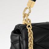  Sophisticated shoulder bag front view 43
