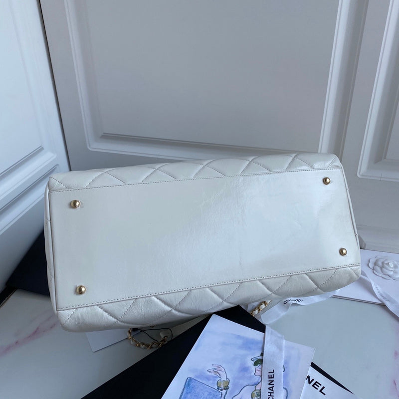  spacious purse view 2
