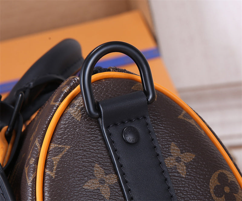  Structured carryall bag front view 7