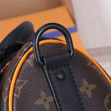  Structured carryall bag front view 7