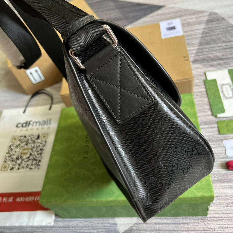 Handle and strap detail of premium sleek women's handbag – women's luxury handbag