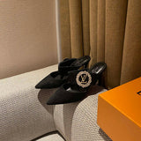 Louis Vuitton shoes Style 263 - texture and material detail