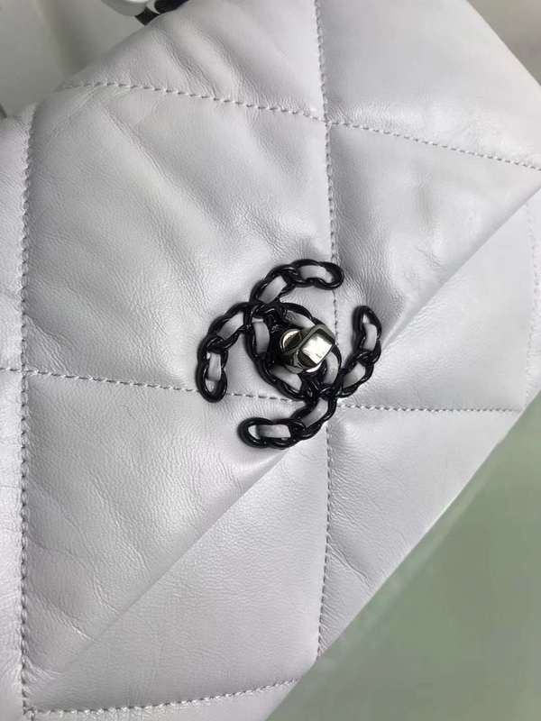 Zivas Charm Refined Structure Luxury Handbag (Designer-Inspired Craftsmanship) – Detail View