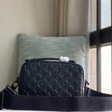  everyday bag interior and compartment view 9