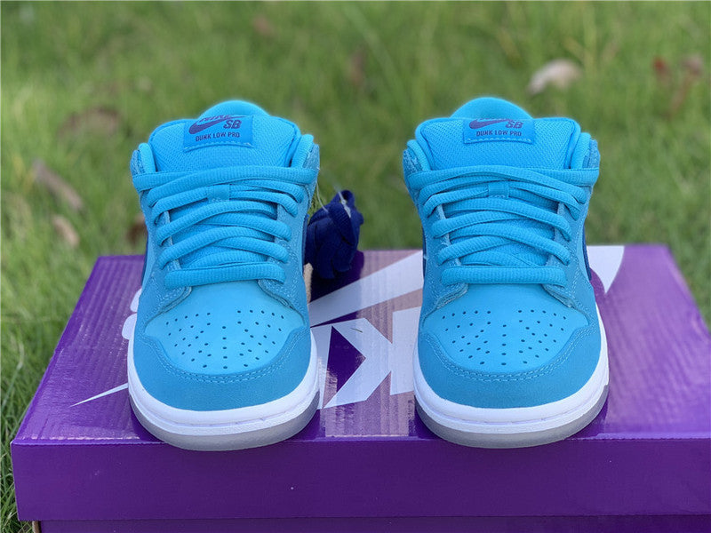 Nike Men's & Women's Luxury Fashion Trainers — Style 198 angle view