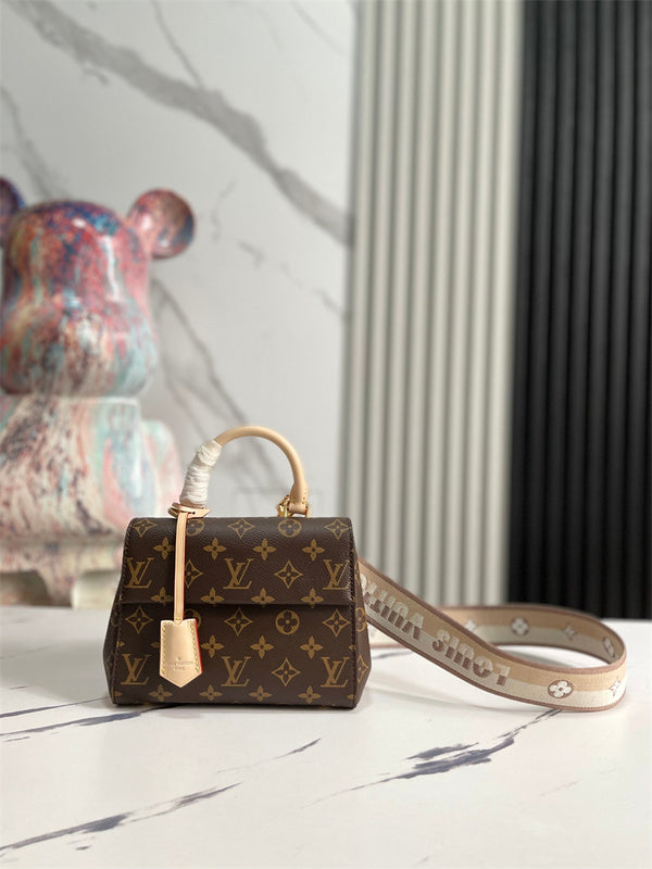  chic everyday bag styled with outfit 12