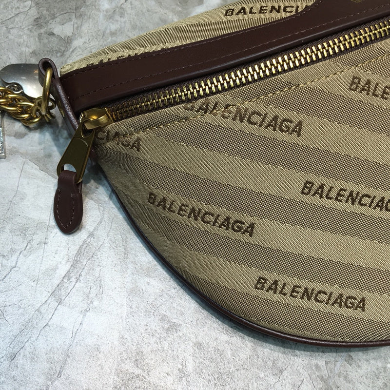 Elegant Faux Leather Handbag - Chic Everyday Appeal | Women's Everyday Carry Handbag #724 - close-up detail shot (image 3) of designer-inspired handbag