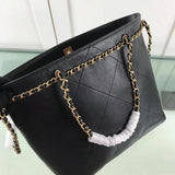 Zivas Charm Modern Minimalist Look Fashion Handbag (Versatile Style Statement) – Close-Up Detail